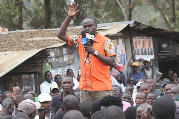 Candidates go on charm offensive in Kibra visits
