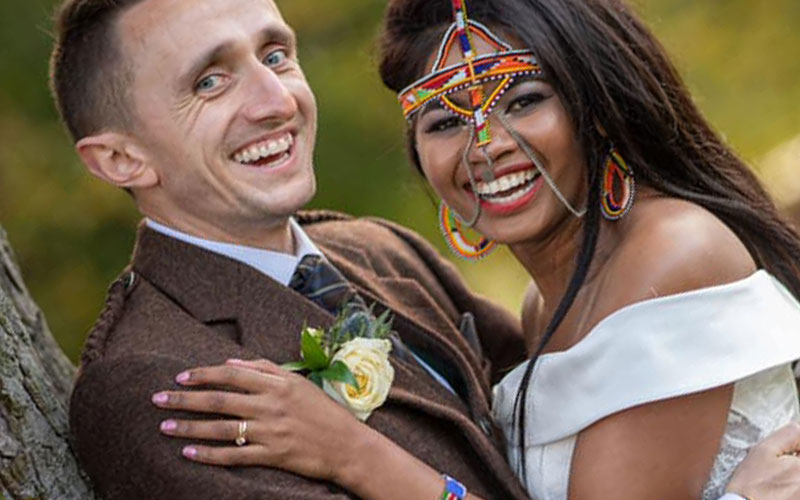 Singer Laika ties knot