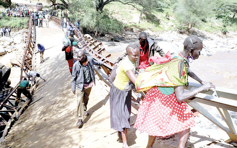 Food supply to landslide victims stopped after truck overturns