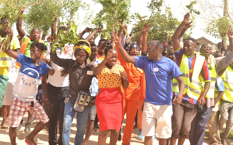 Residents demand action as expectant girl dies in police cell