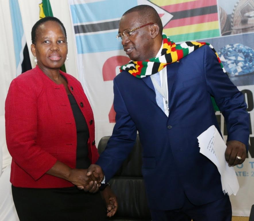 Seven MoUs signed at Botswana-Zimbabwe summit