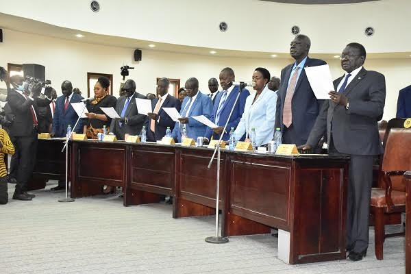 South Sudan's transitional cabinet ministers sworn in