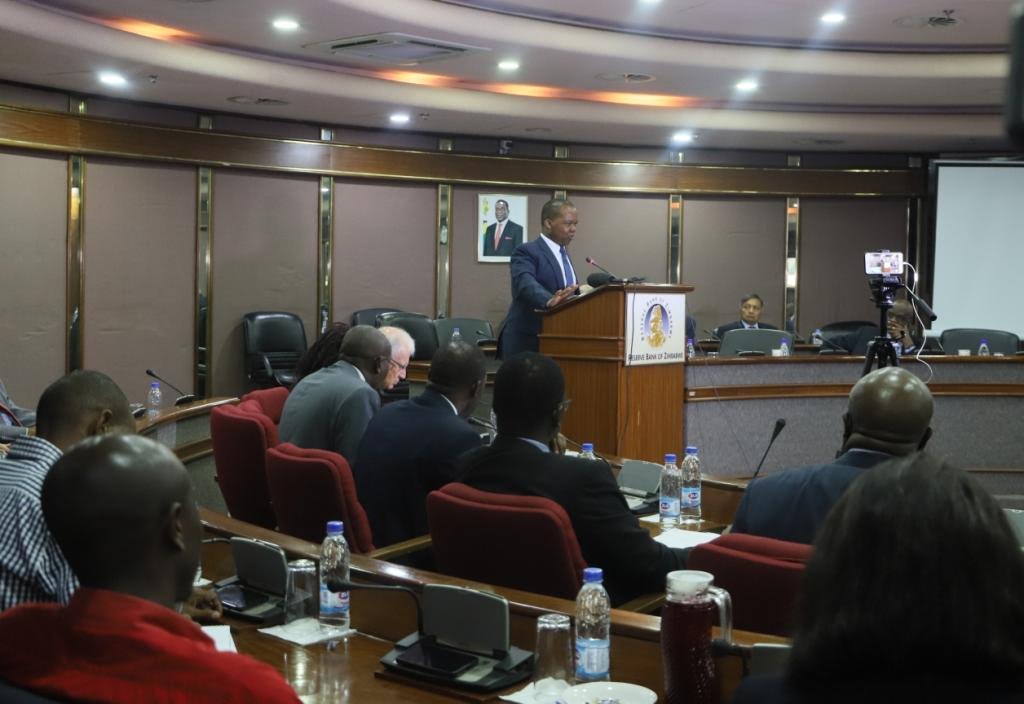 Zimbabwe central bank says encouraged by positive de-dollarization process