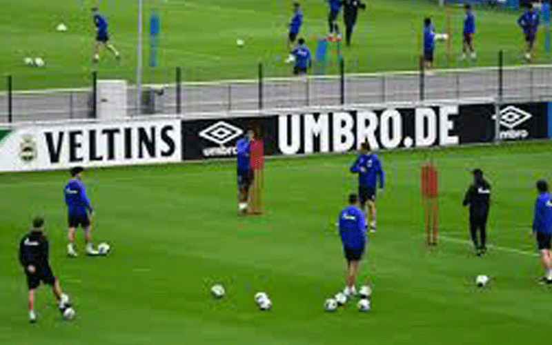 German minister backs Bundesliga restart