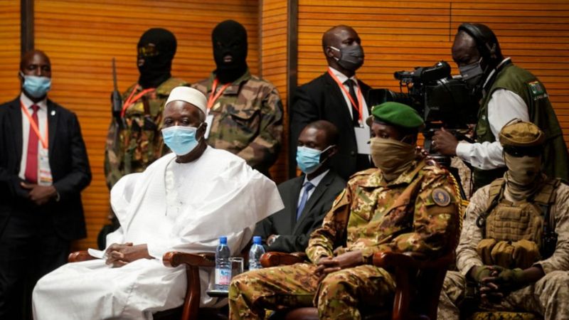 Mali coup: Bah Ndaw sworn in as civilian leader