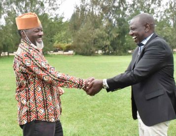 Uhuru’s cousin leads elders to Ruto’s Karen home