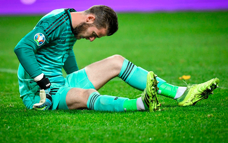 Spain boss Luis Enrique defends under-fire Man United goalkeeper