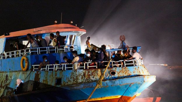 Migrant boat sinks off Tunisia leaving at least 20 dead