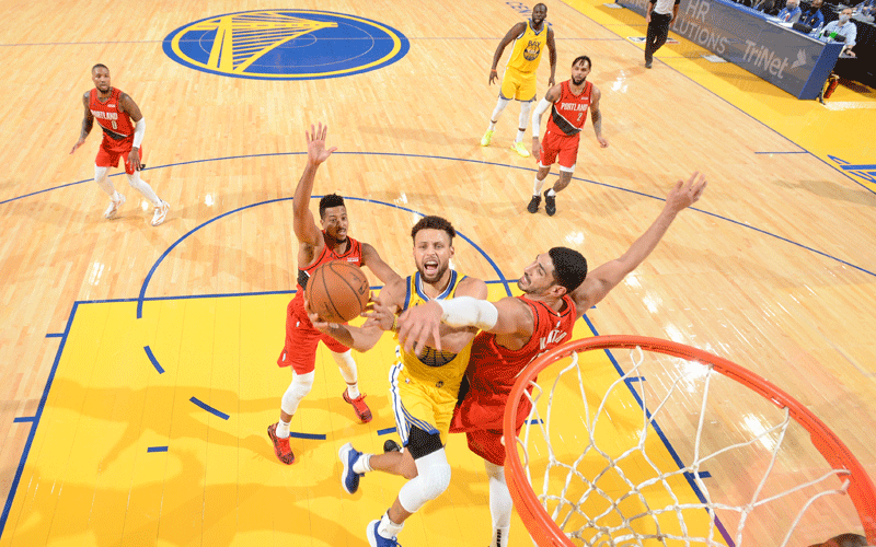 Curry delivers throwback  performance