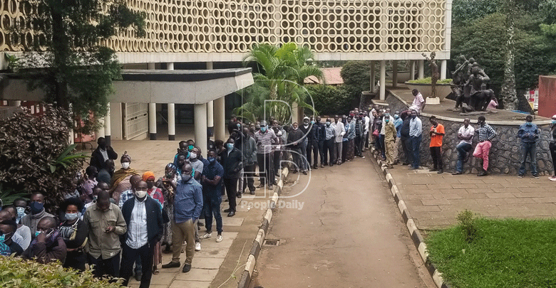 Ugandans vote in charged poll under Internet blackout