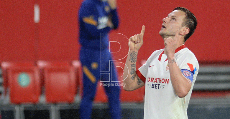 Rakitic return haunts Barcelona as Sevilla win first leg of Copa del Rey semi-final