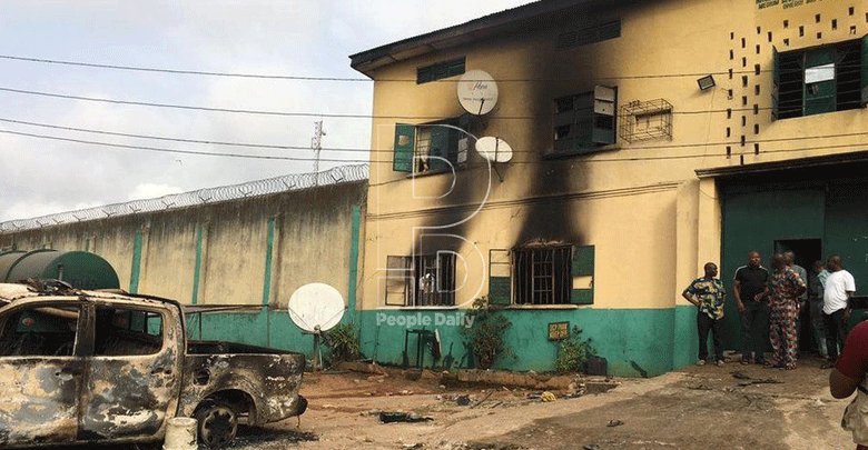 1,800 Nigerian inmates flee after raid
