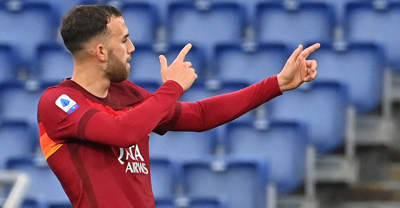 Roma takes aim at Ajax