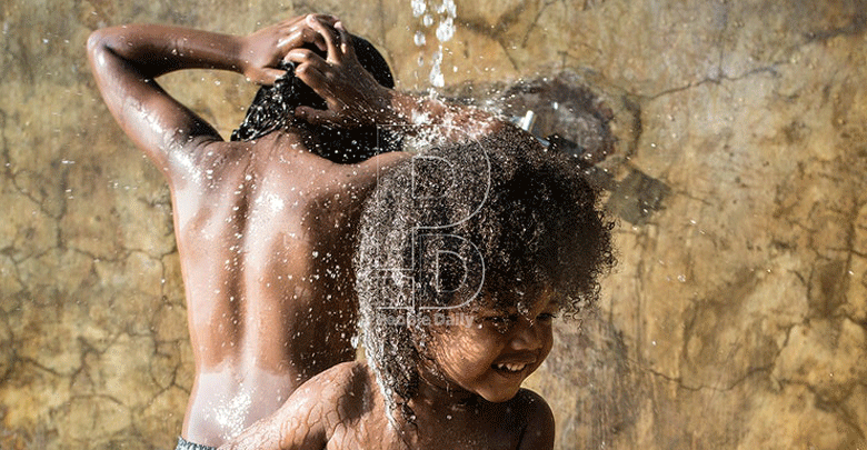 Should you take a bath with your child?