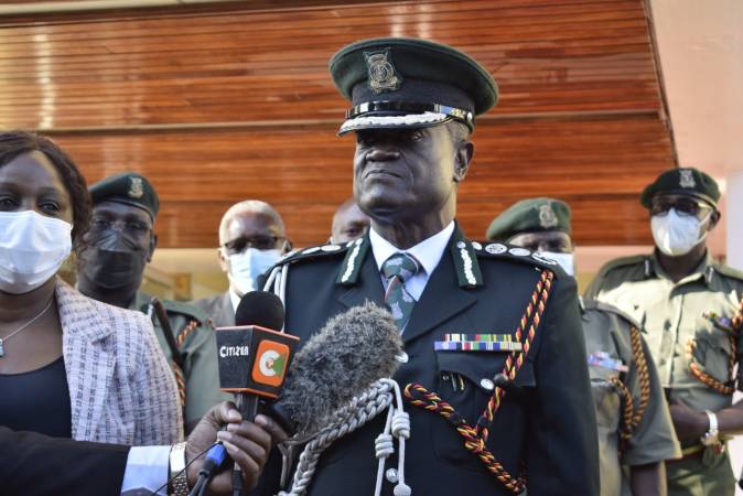 Prisons chief  in arrest drama  after being fired