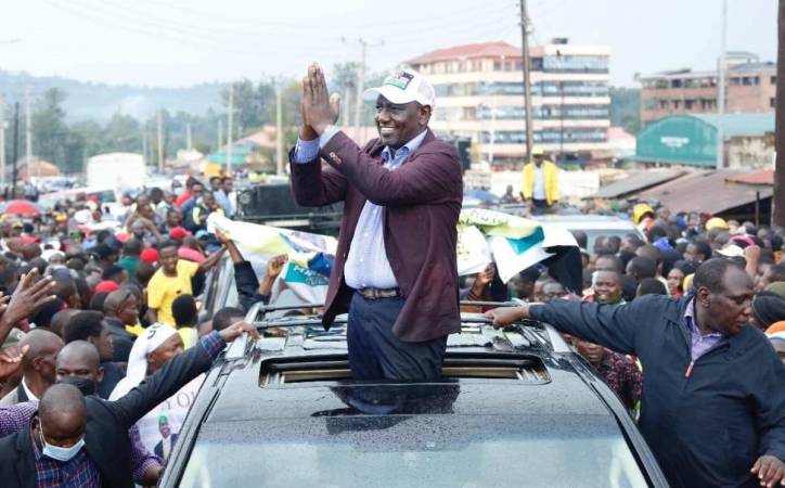 Man up, face me – Ruto fires at Raila, OKA principals in Bungoma tour