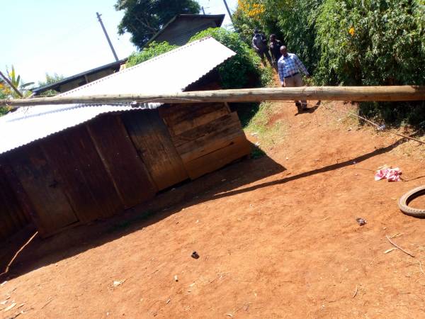 Worry as Kenya Power pole falls on old man’s house in Gatundu village