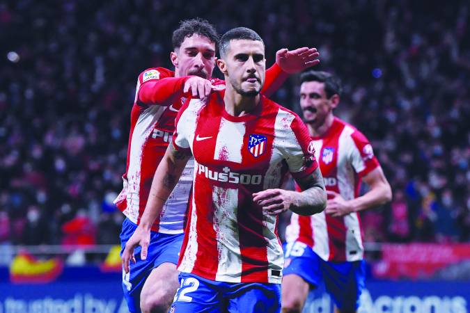 Slumping Atlético visits Osasuna before facing Man United