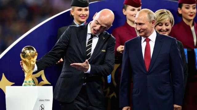 Fifa suspends Russian national team from international competitions