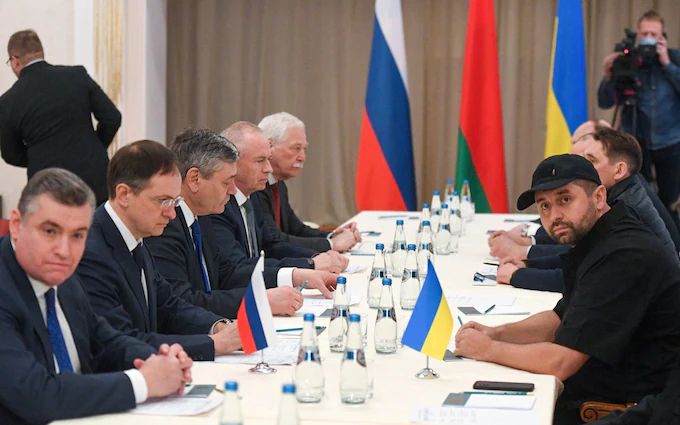 Kyiv, Moscow hold talks amid conflict, casualties