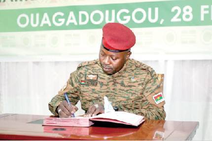 Junta approves Burkina Faso transition