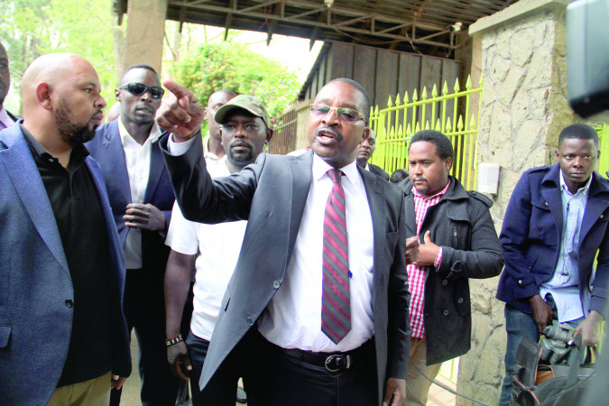 Drama as IEBC bars top seat hopefuls