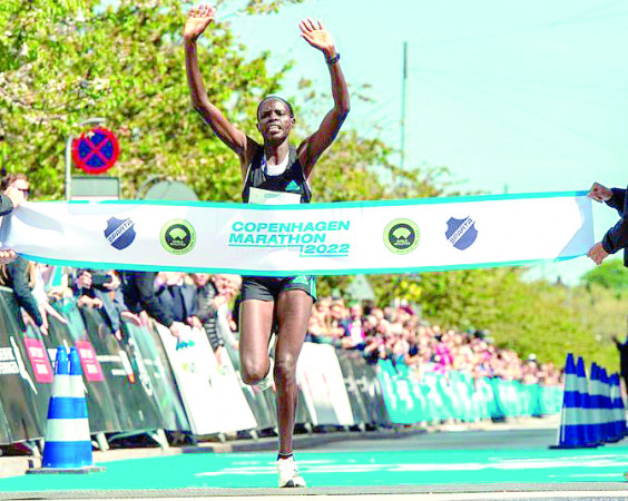 Helah Kiprop breaks record in Copenhagen