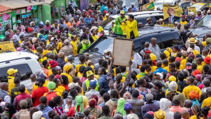 Why media are lumbering along in campaigns