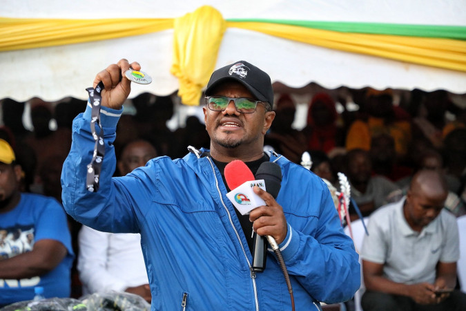 Hassan Omar addressing the public. PHOTO/Hassan Omar/Twitter.