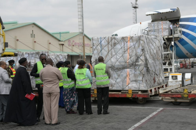 Presidential ballot papers arrive at JKIA on Wednesday, July 27, 2022. PHOTO/IEBC/Twitter