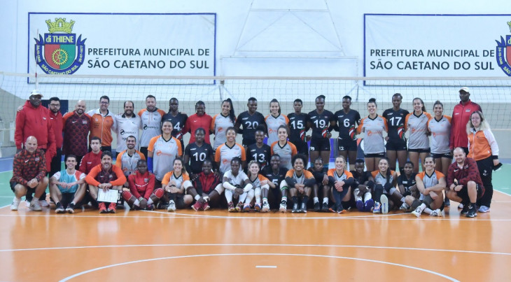 Malkia Strikers and Sao Caetano Women's Volleyball Club pose for a group photo. PHOTO/ Kenya Volleyball Federation (KVF) 