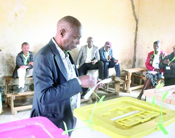 Outgoing governors find it rough in battle for seats