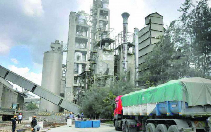 Troubled firm calls investors to a meeting