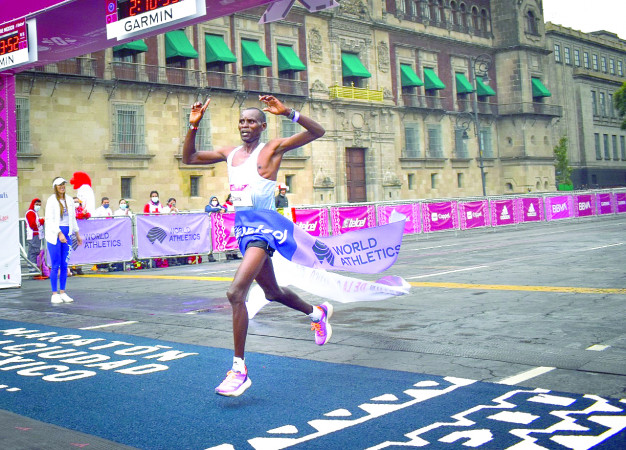 Kiptoo leads Kenyan dominance in Mexico marathon