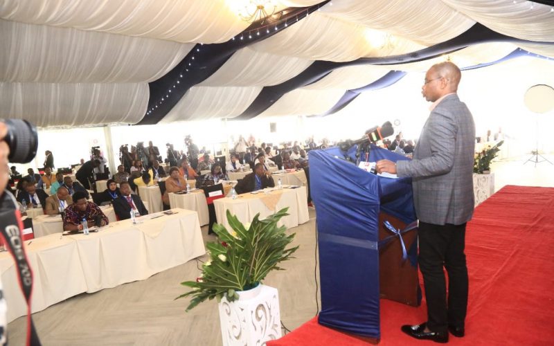 Senate Speaker Amason Kingi addressing senators at their training session in Naivasha 