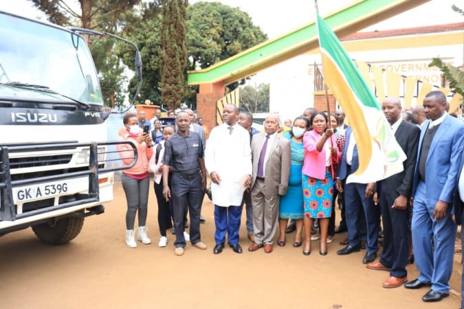 Mbarire flags off drugs worth Ksh19M, issues padlocks to prevent theft