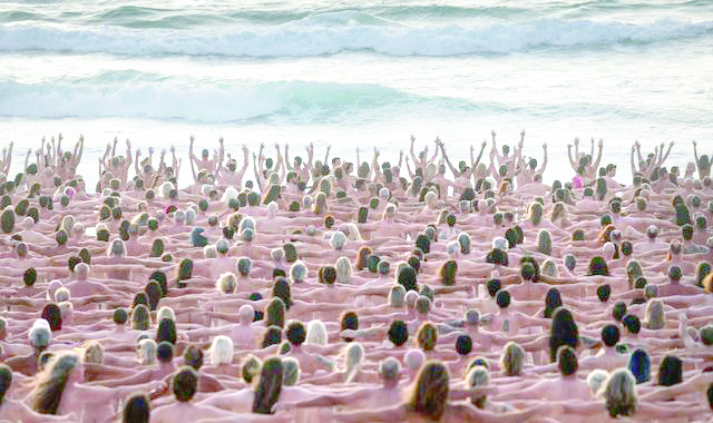 Volunteers pose nude for Tunick cancer awareness