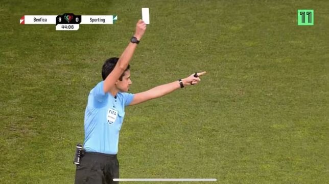 First ever white card shown in soccer: what does it mean?