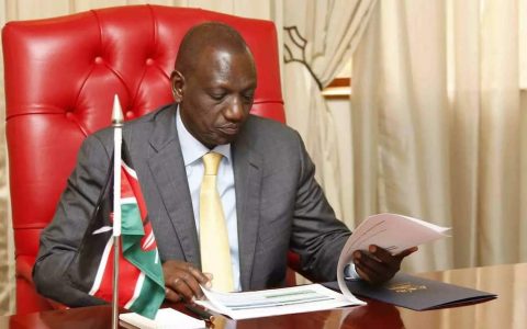 Expectant Kisumu residents welcome Ruto in Nyanza