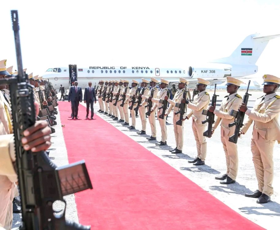 Ruto arrives in Mogadishu for regional meeting on eradication of terrorism