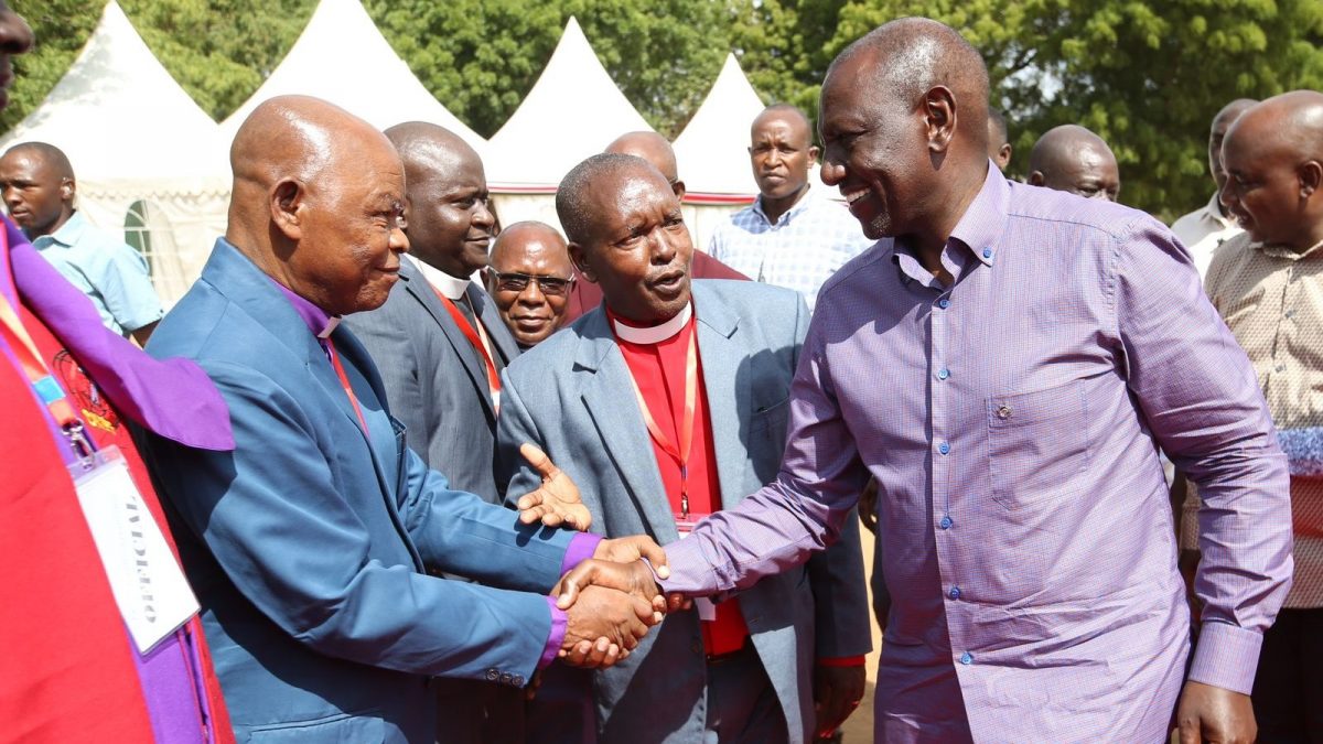 ‘Every home will have a gas cylinder issued by gov’t in 3 years’ – Ruto reiterates at Lamu church