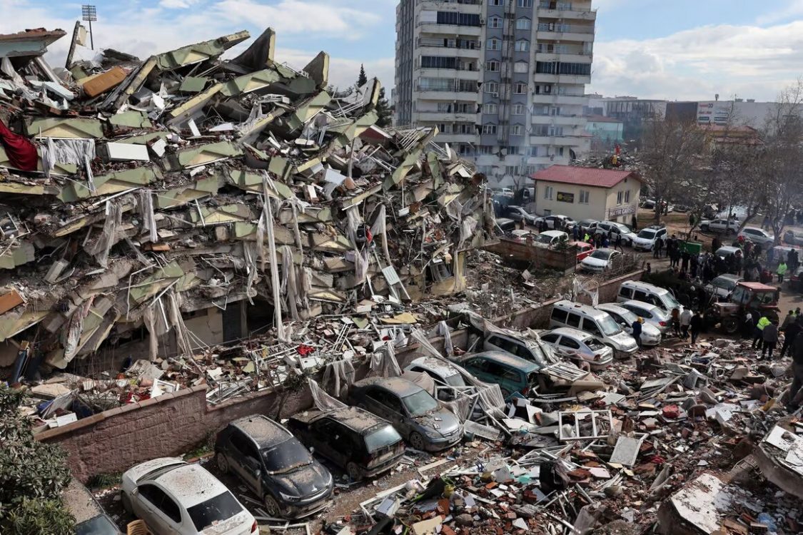 Over 11,200 dead as quake search, rescue continues