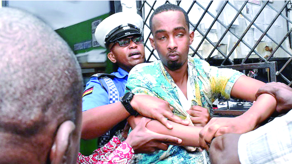 How Mombasa motorists abandoned officer to die