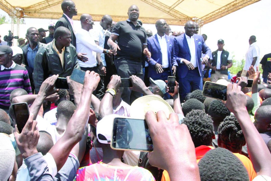 Ojienda: What’s wrong working with Ruto to have our roads done?
