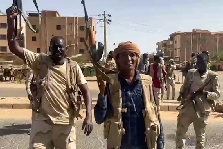 Sudan crisis: Civilians facing ‘catastrophe’ as 100,000 flee fighting – UN