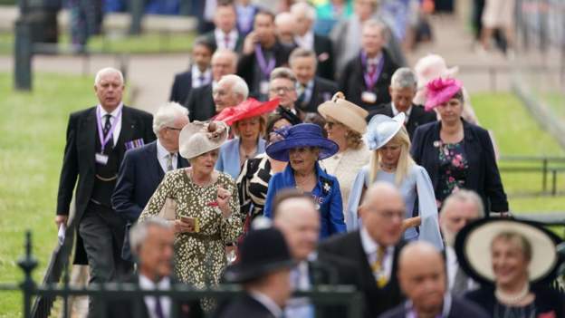 Crowds gather ahead of King Charles III Coronation