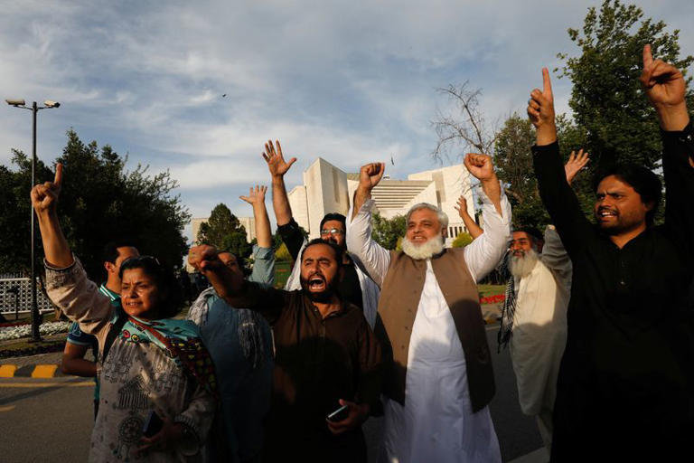 Pakistan Supreme Court orders Imran release