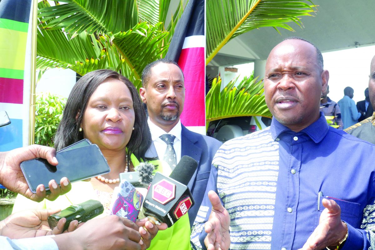 EAC team holds public sessions