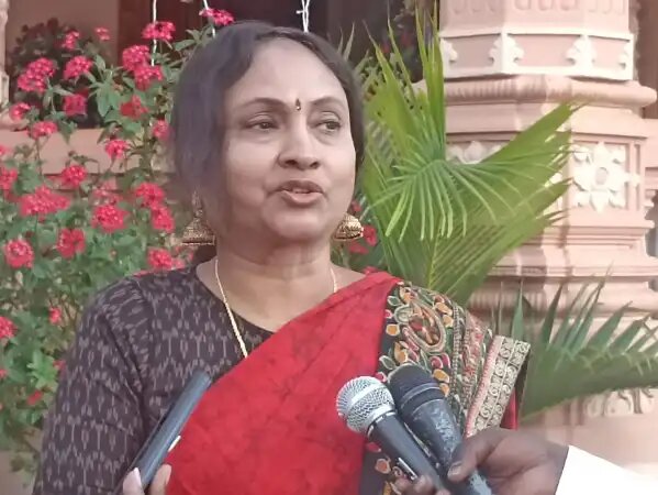 Hindu leader urges women to take up more leadership positions