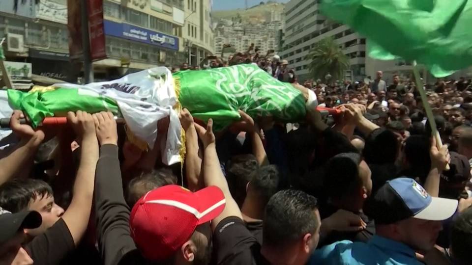 Israel raids Nablus, kills three in settler attack